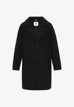 Melns mētelis ar iegrieztiem apkakles galiem, vienas rindas aizdare, priekšējām kabatām un gludu tekstūru. Izgatavots no mīksta materiāla, ar pielāgotu piegriezumu.