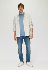 QS GEWASCHENES  MIT RUNDHALSAUSSCHNITT - T-Shirt basic - hellblau