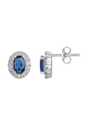 Orecchini a perno ovali con zaffiro blu circondati da piccole pietre preziose trasparenti montate in argento con chiusure a farfalla sicure.