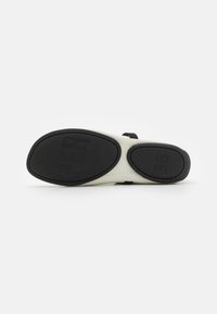 Camper RIGHT NINA - Bailarinas con hebilla - white natural