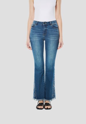 Vaqueros bootcut - azul med   medium blue