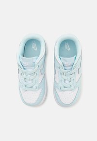 Nike Sportswear DUNK LOW UNISEX - Αθλητικά παπούτσια - white/glacier blue