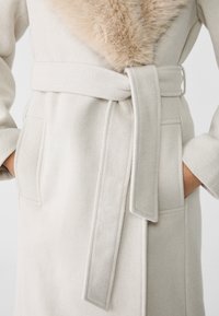 Stradivarius Klasický kabát - beige