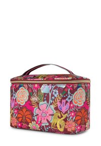 Rechthoekige cosmetica tas in bordeauxrood met een bloemenpatroon. Heeft heldere kleuren, een ritssluiting en een bovenhandvat voor gemakkelijk dragen.