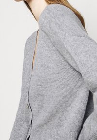 FTC Cashmere Kardigan - grey