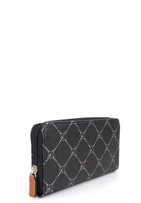 Portafoglio in pelle nera con un motivo a diamante, caratterizzato da cuciture grigie e hardware in argento. Chiusura a zip con un accento in pelle marrone.