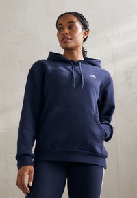 adidas Sportswear ESSENTIALS SMALL LOGO FEEL COZY HOODIE - Sweatshirt com capuz - legend ink
