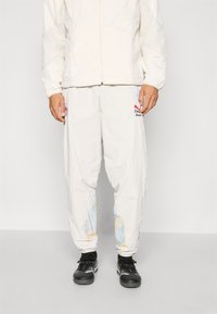 Puma KIDSUPER RBS TRAVEL PANT - Športne kratke hlače - elektro blue/frosted ivory