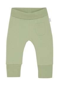 Zachte groene babybroek met elastische tailleband, een klein voorvakje aan de rechterkant en opgerolde enkels.