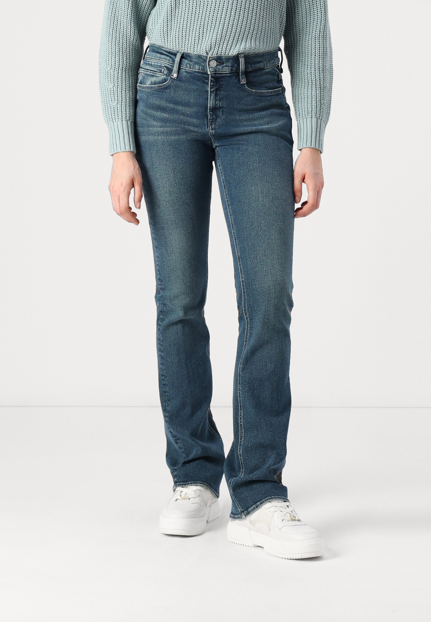 G-STAR Jean Noxer Bootcut Femme - Coupe Slim Avec Bas Évasé, Confort Et Style Authentique
