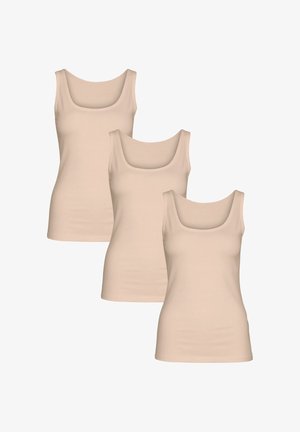 Drie mouwloze tanktops in een lichte beige kleur, met een vierkante halslijn en zachte stof met een gladde textuur.