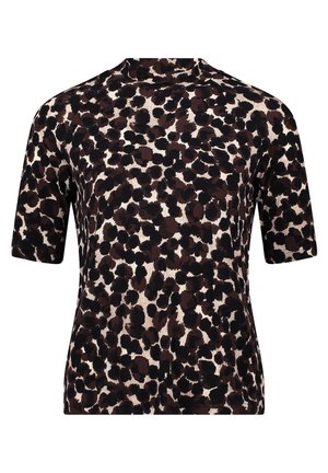 Top da donna a maniche corte con collo alto, caratterizzato da un motivo astratto di macchie di leopardato marrone e nero su sfondo beige.