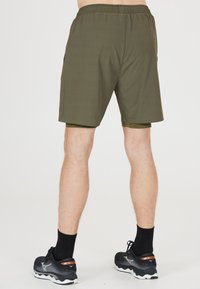 Endurance 2-in-1-shortsit - ivy green