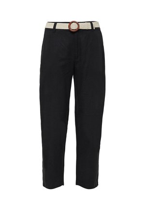 Schwarze Leinenhose mit einem gewebten cremefarbenen Gürtel und einer runden braunen Schnalle. Die Hose hat einen geraden Schnitt und eine lockere Passform.
