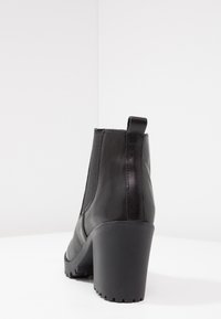 Zign Tronchetti - black