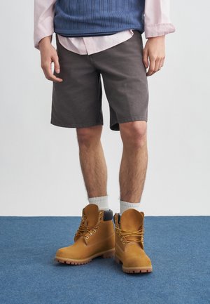 SINGLE KNEE SHORT DEARBORN - Kratke hlače - shale/stone