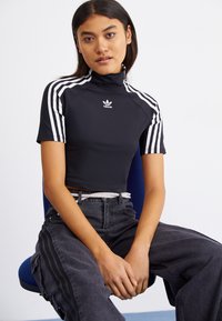 adidas Originals - TIGHT - Apdrukāts T-krekls - black Miniatūras attēls 1