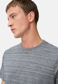 camel active MIT COOLING PERFORMANCE - T-shirts basic - stone blue