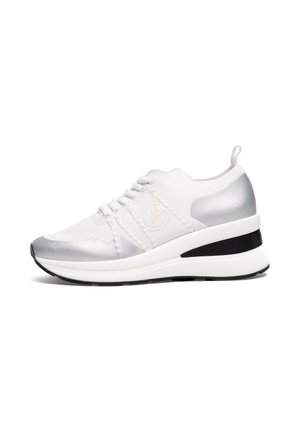SNEAKERS - Sneakers laag - white