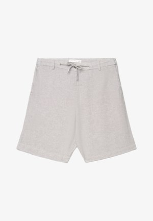 Hellgraue Leinen-Shorts mit Kordelzug am Bund, Gürtelschlaufen und Seitentaschen, flach auf weißem Hintergrund liegend.