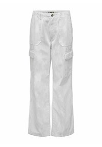 Witte gestreepte cargo broek met een losse pasvorm, voorzien van twee zijzakken, knoopsluiting en zichtbare stikseldetails.