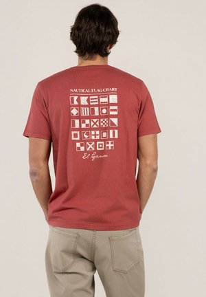 El Ganso, CAMISETA BANDERAS NAÚTICA - Camiseta estampada - rojo
