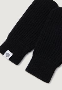 Mustat neulotut villakäsineet ribbauslahkeilla, joissa on valkoinen etiketti, jossa on langanpallo-logo yhdellä ranteella.