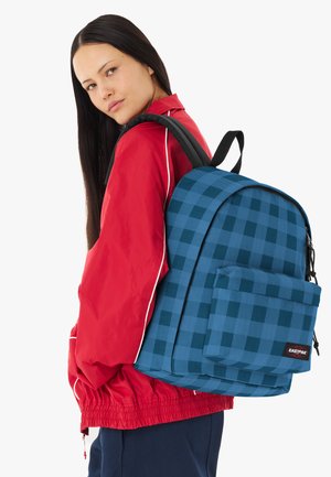 Eastpak, OUT OF OFFICE UNISEX - Mochila - checker blue