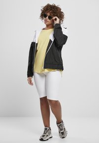 Urban Classics LADIES BASIC SHAPED TEE - Basic póló - vintagesun
