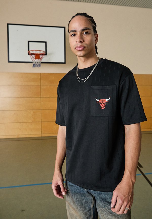 NBA CHICAGO BULLS OVERSIZED TEE - Vereinsmannschaften