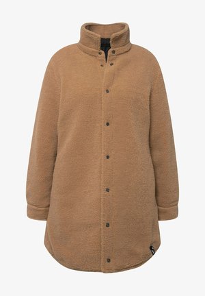 Bruine fleece jas met een hoge kraag, drukknopen sluiting en een ontspannen pasvorm. Bevat subtiele textuur en een zijlogo-label.