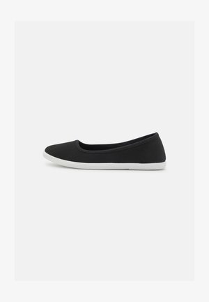 Ballet pumps - black