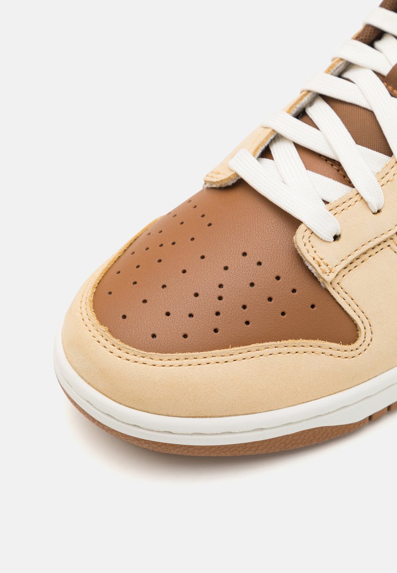 Nike Sportswear DUNK RETRO PRM UNISEX Trainers light british