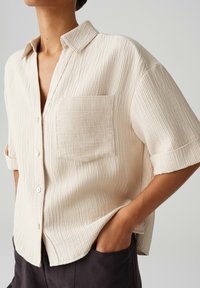 OPUS LOOSE FIT CRINKLE - Camicia - natural glaze
