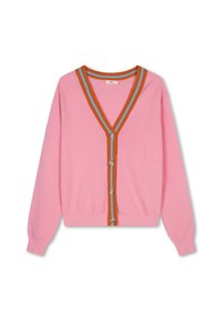 Roze cardigan met een gestructureerde stof, V-hals ontwerp, contrasterende bruine en blauwe afwerking, en vijf knopen aan de voorkant.