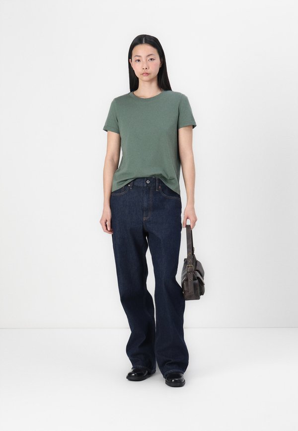 VMPAULA - Basic T-shirt - laurel wreath2