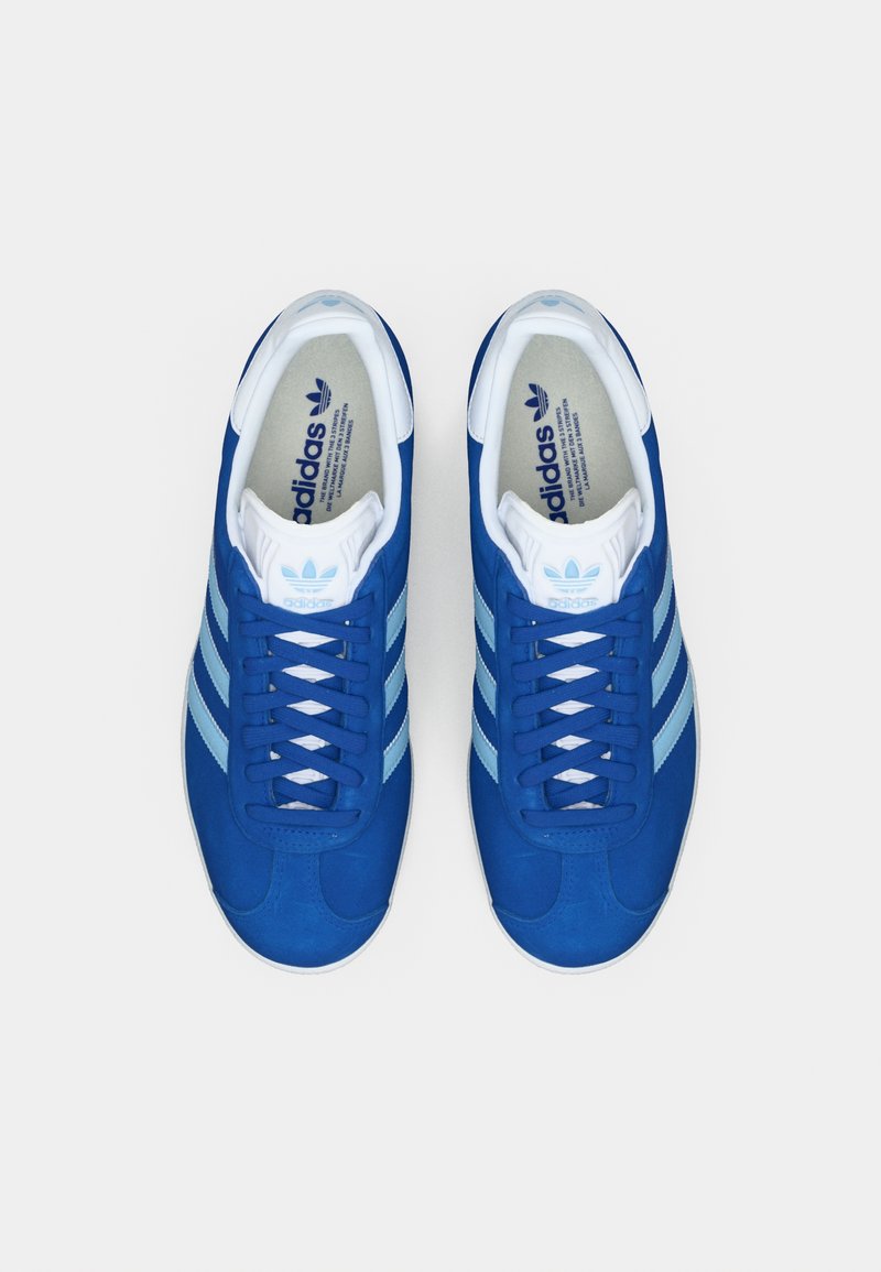 adidas Originals GAZELLE UNISEX - Trainers - team royal blue/clear  sky/footwear white/royal blue - Zalando.ie