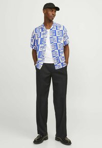 Jack & Jones JORLUKE OCEAN RESORT STYD - Camisa - dazzling blue
