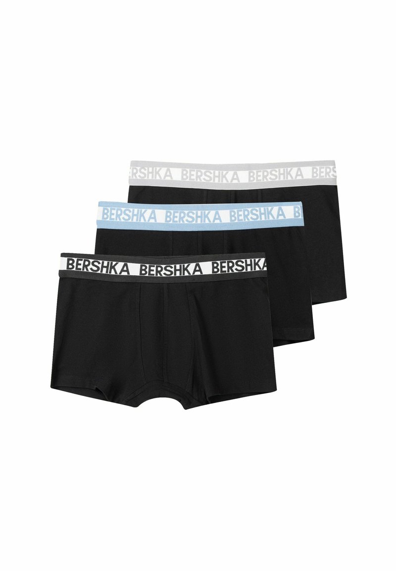 Tri pari črnih bokseric z elastičnimi pasovi. Pasovi imajo belo in eno svetlo modro "Bershka" logotip. Gladko blago.