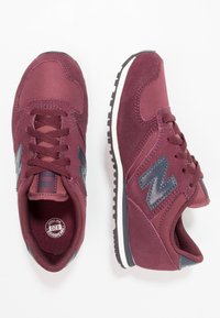 New Balance Tenisky - burgundy