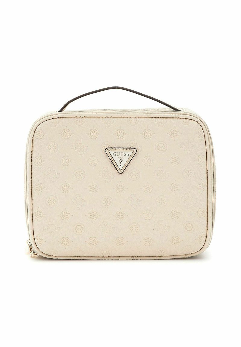 Trousse de maquillage beige de la marque Guess avec motif de logo embossé, poignée supérieure et fermeture zippée. Matière en cuir synthétique doux. Forme rectangulaire.