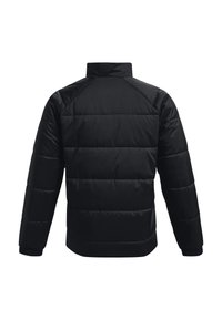 Czarna puchowa kurtka z pikowanym wzorem, wysokim kołnierzem, długimi rękawami i elastycznymi mankietami. Gładki, błyszczący materiał bez widocznych elementów metalowych.