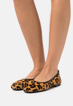 Marks & Spencer, Ballerines - brown