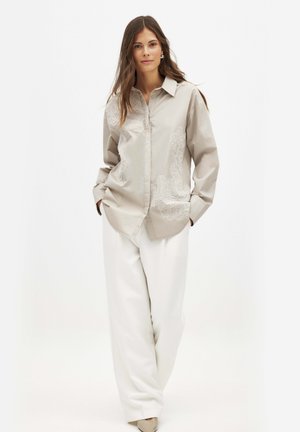 EMBROIDERED - Skjortebluser - beige