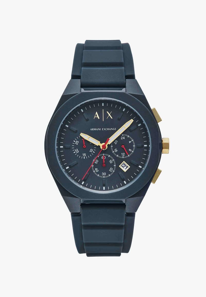 Czarny zegarek na rękę Armani Exchange ze złotymi wskazówkami, czerwoną wskazówką sekundową, trzema mniejszymi tarczami, okienkiem daty pokazującym 21 oraz teksturowanym czarnym paskiem.