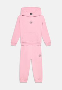 Επιλέχθηκε, converse lotus pink