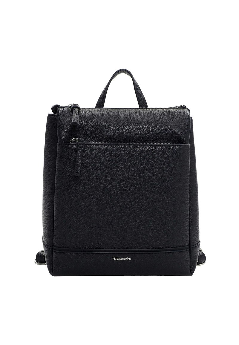 Czarny skórzany plecak o teksturowanej powierzchni, wyposażony w przednią kieszeń na zamek, górną rączkę oraz regulowane paski. Minimalistyczny design, kompaktowy kształt.