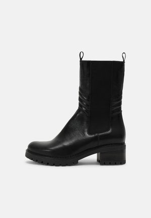 PERRY - Plateaulaarzen - black