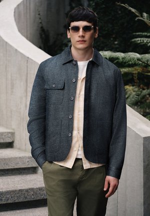 Next, REGULAR FIT - TEXTURED CHORE JACKET  . - Let jakke / Sommerjakker - indigo blue
