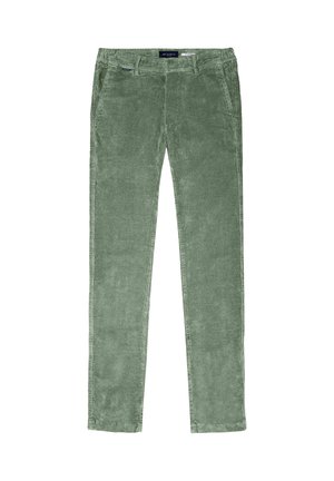 Pantalon homme vert en velours côtelé coupe ajustée avec poches avant, passants pour ceinture et fermeture par bouton à la taille.